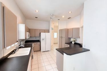 Photo 2 of 19 of 3319 Newbliss Cir, Ormond Beach, FL