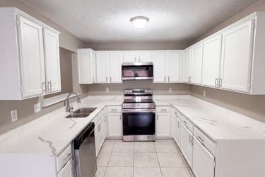 Photo 2 of 24 of 1633 San Francisco St, Carrollton, TX