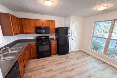 Photo 2 of 14 of 7202 Gotland St, Union City, GA