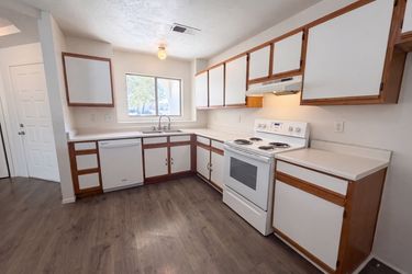 Photo 2 of 18 of 1610 Perma Dr NE, Rio Rancho, NM