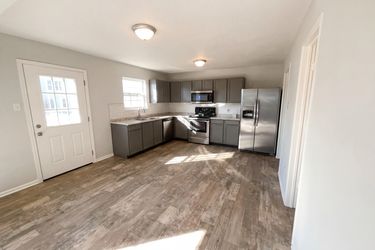 Photo 2 of 20 of 8843 Cardinal Flower Ln, Indianapolis, IN