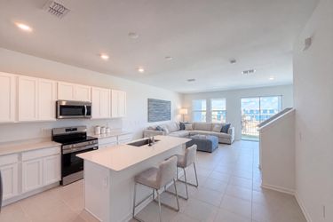 Photo 2 of 22 of 3110 Kurtz Ter, Davenport, FL