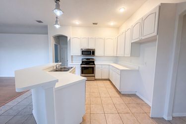 Photo 2 of 22 of 203 Taylor Bay Ln, Brandon, FL