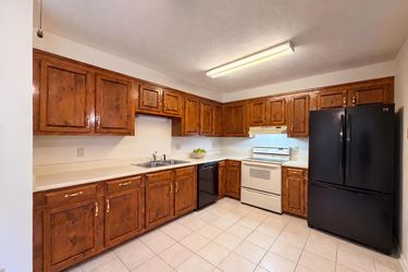 Photo 2 of 26 of 103 Saddlebrook Ct, Lagrange, GA