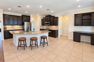 Photo 2 of 28 of 6715 Winding Valley Trl, Rowlett, TX