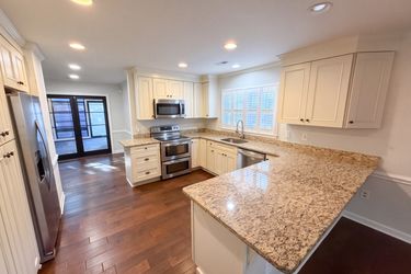 Photo 2 of 35 of 4704 Benridge Ln, Charlotte, NC