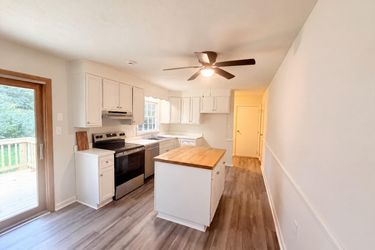 Photo 2 of 23 of 1181 Bouldercrest Cir, Watkinsville, GA