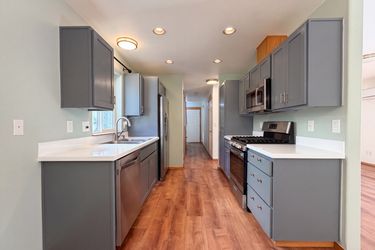 Photo 2 of 16 of 3344 Oakcrest Dr, Forest Grove, OR