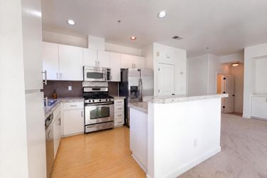 Photo 2 of 24 of 632 NE Garswood Ln, Beaverton, OR