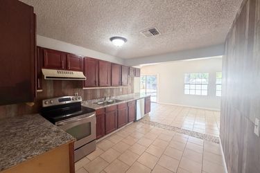 Photo 2 of 19 of 613 4th St NE, Fort Meade, FL