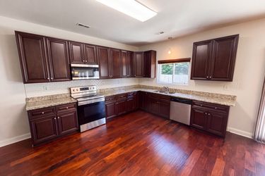 Photo 2 of 25 of 14021 Pinyon Pine Ln, Charlotte, NC
