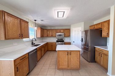 Photo 2 of 31 of 4701 26th Ave NE, Rio Rancho, NM