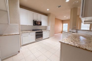 Photo 2 of 29 of 7002 Crockett Ridge Dr, Richmond, TX
