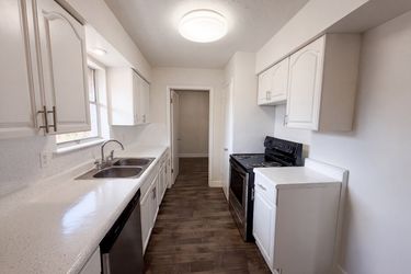 Photo 2 of 23 of 8540 Foxwood Ln, Dallas, TX