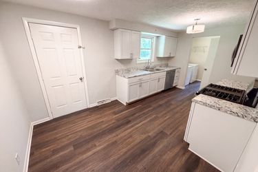 Photo 2 of 19 of 2434 W 67th St, Indianapolis, IN