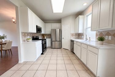 Photo 2 of 22 of 11919 Leaf Oak Dr, Houston, TX