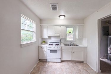 Photo 2 of 20 of 4770 Woodend Ave, Kansas City, KS