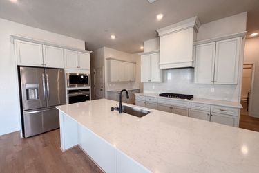 Photo 2 of 17 of 2246 N Marion Ave, Clovis, CA