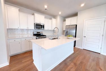 Photo 2 of 16 of 1127 Glorious Way, Summerville, SC