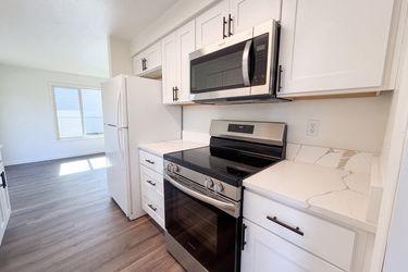 Photo 2 of 23 of 1573 NE Barberry Dr, Hillsboro, OR