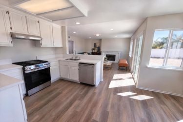 Photo 2 of 26 of 2371 W Via Bello Dr, Rialto, CA