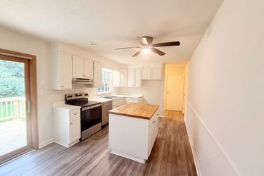 Photo 2 of 23 of 1181 Bouldercrest Cir, Watkinsville, GA
