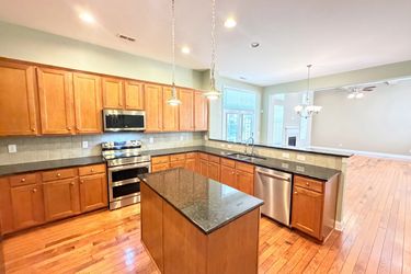 Photo 2 of 28 of 9928 Daufuskie Dr, Charlotte, NC