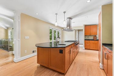 Photo 2 of 87 of 3135 Spalding Dr, Sandy Springs, GA