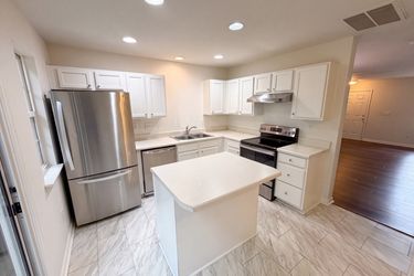 Photo 2 of 20 of 4165 Birch Leaf Ct, Charlotte, NC