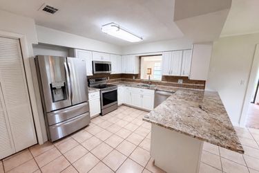 Photo 2 of 30 of 2617 S Fairway Dr, Melbourne, FL