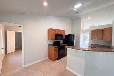 Photo 2 of 16 of 23 Peterlee Ct, Kissimmee, FL