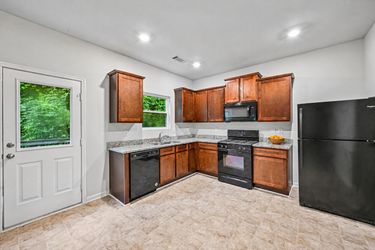 Photo 2 of 34 of 203 Scotland Dr, Dallas, GA