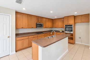 Photo 2 of 26 of 2474 Mallow Oak Ct, Apopka, FL