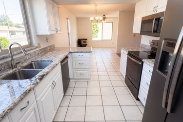 Photo 2 of 26 of 9207 W Kerry Ln, Peoria, AZ