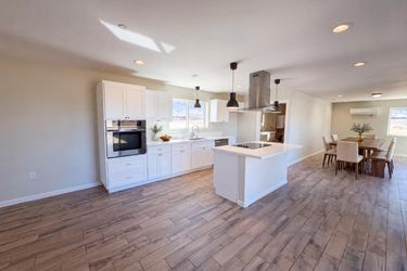 Photo 2 of 19 of 14100 Nightshade Rd, Apple Valley, CA