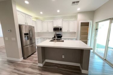 Photo 2 of 31 of 1099 E Sourwood Dr, Gilbert, AZ