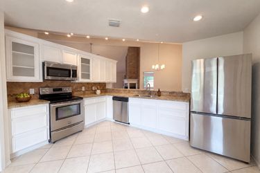 Photo 2 of 21 of 2307 Strait Ln, Houston, TX