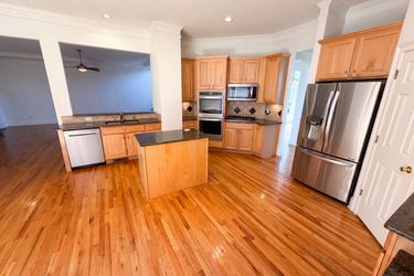Photo 2 of 41 of 3725 Wescott Way, Sandy Springs, GA