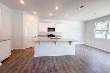 Photo 2 of 20 of 620 Spangler Ln, Ashland City, TN