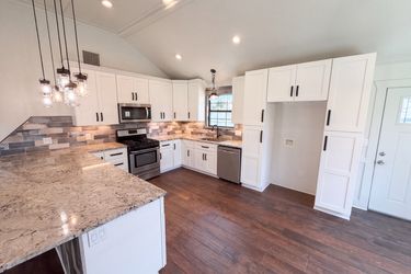 Photo 2 of 18 of 10942 Collingswood Dr, La Porte, TX