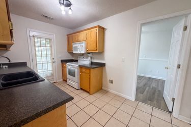 Photo 2 of 18 of 293 Hastings Dr, Goose Creek, SC
