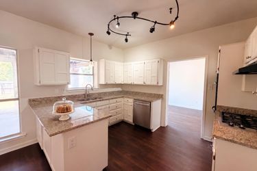 Photo 2 of 21 of 2405 Waterloo Ln, Mesquite, TX