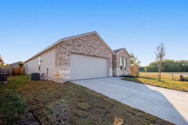 Photo 2 of 36 of 14824 Berkshire Way, San Antonio, TX