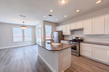 Photo 2 of 35 of 2571 Cantara Ct, Sacramento, CA