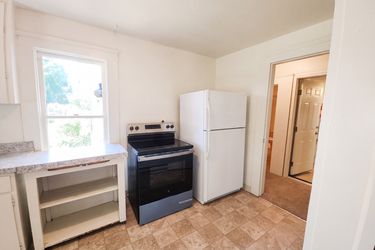 Photo 2 of 29 of 1011 Almaden St, Eugene, OR