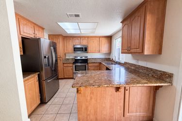 Photo 2 of 29 of 7431 Garden Gate Dr, Citrus Heights, CA