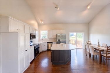 Photo 2 of 25 of 7825 W 143rd Pl, Overland Park, KS