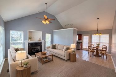 Photo 2 of 26 of 6937 Bucksland Dr, Ooltewah, TN