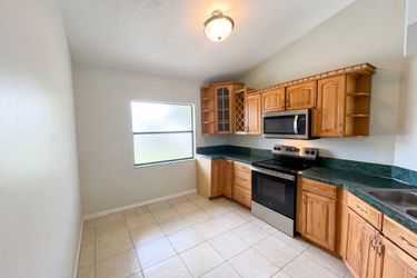 Photo 2 of 25 of 103 Dulverton Way, Kissimmee, FL