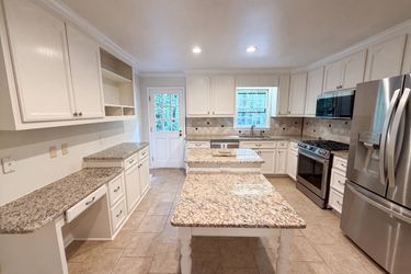 Photo 2 of 18 of 204 Boulder Bluff Trl, Chapel Hill, NC